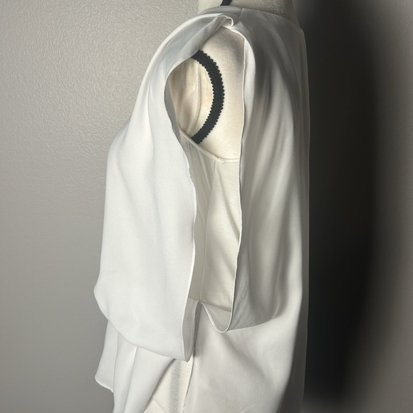 Elegant White Women's Top - Picture 5 of 7